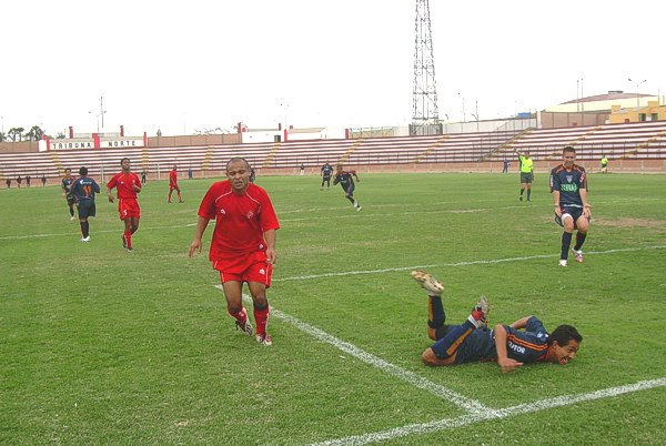 Atlético Minero, que ya estaba echado descansando tras haber culminado su campaña en la Segunda División, ha debido rearmar su equipo para disputar el decimocuarto cupo de la Primera División del próximo año contra el campeón de la Copa Perú (Foto: Gian Saldarriaga / DeChalaca.com)